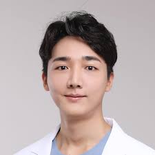 Kyuho Yi's Instagram, Twitter & Facebook