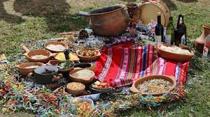 La tijtincha y el kalapurca son dos tradicionales comidas del norte argentino.estas recetas suelen elaborarse durante el mes de agosto en honor al día de la pachamama y su preparación forma parte del ritual que venera y agradece a la tierra por lo que se tiene. Pachamama Tradicion Ancestral Y Homenaje Desde Casa