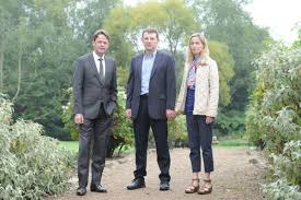Thirteen years after british toddler madeleine mccann vanished during a family holiday in portugal, there is finally a major lead in the case. Aktenzeichen Xy Extralang Mit Dem Vermisstenfall Madeleine Mccann Eltern Des Presseportal