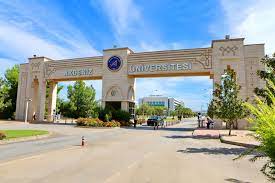Akdeniz üniversitesi, antalya'nın konyaaltı ilçesine bağlı pınarbaşı mahallesinde bulunur. Akdeniz Universitesi Dijital Ekonomi Icin Uluslararasi Sahada Akdeniz Universitesi