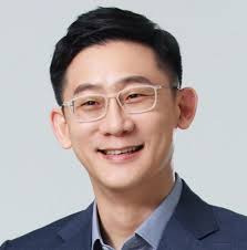 Cultivating Future Leaders: Nurturing Children's Uniqueness in the Age of  AI