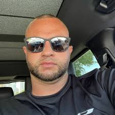 Do you prefer bright colors or more of a classic color? Feel free to share  a picture of your truck with us!!! Solo and Team drivers, now is a great  time to