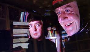 Fahrenheit 451 By Ray Bradbury | Summary, Themes & Main Ideas - Lesson |  Study.Com