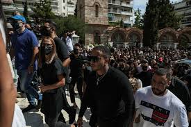 Σπαρακτικά λόγια από τη μητέρα του. Tzfexlufhuojhm