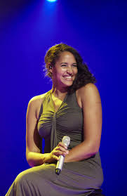 Get all the lyrics to songs by cassandra steen and join the genius community of music scholars to learn the meaning behind the lyrics. Echo Preistragerin Cassandra Steen Kommt Nach Bretten Bretten