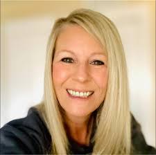 Since it's high school graduation time, I thought it would be fun to see  what year all of my friends graduated🎓 1981 here!