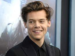 Harry styles cambia look per l'inizio delle riprese di don't worry darling, il suo nuovo film. Harry Styles Hat Eine Neue Frisur Sie Erinnert An Seine Rolle In Dunkirk Gq Germany