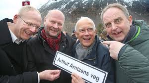 Stream tracks and playlists from arthur arntzen on your desktop or mobile device. Halve Tromsdalen Motte Opp For A Hylle Arthur Jeg Har Gruet Meg Litt Til Anledningen Itromso No