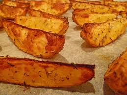 Potatoe Wedges Mit Krautern Und Knoblauch Von Downhillcat Chefkoch Bratkartoffeln Rezept Lebensmittel Essen Rezepte