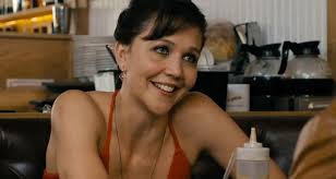 A woman's beach vacation takes a dark turn when she begins to confront the troubles of her past. Maggie Gyllenhaal S Directorial Debut The Lost Daughter To Star Olivia Colman Dakota Johnson And More Punch Drunk Critics