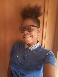 Our quality banana office shoe available for shikini money. 4k only Size  37-42 Location: New Benin. Available in 4 beautiful colours: Black Red Gold  Silver