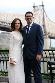 Emmy Rossum Stuns In Carolina Herrera Gown As She Marries Sam Esmail Carolina Herrera Gown Lace White Dress Celebrity Wedding Photos