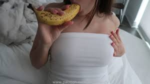 ASMR Claudy Banana Blowjob Video Leaked - Internet Chicks