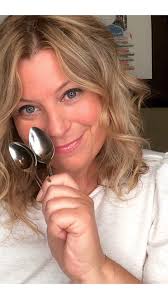 11 easy remedies to fight puffy eyes & most of them you can eat!