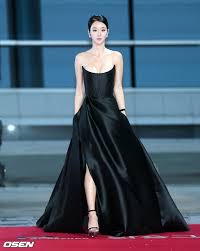 Dec 14, 2020 04:29 am. Seo Yeji Looks Fabulous In Gorgeous Dress At Awards Ceremony Kpopmap