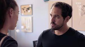 Lundi 15 juin, épisode 687 amanda rassemble tout son courage pour aller au commissariat faire une lourde déclaration qui ébranle tout son. Demain Nous Appartient En Avance Karim Va T Il Couvrir Roxane Resume Video Episode 749 Dna Du 9 Septembre 2020 Stars Actu