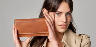 Womens Medium Wallets