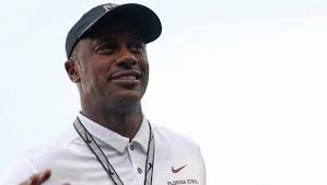 Trae Hackett's Instagram, Twitter & Facebook