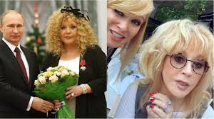 Несколько лет назад у нее обнаружили рак желудка, потребовалось срочное вмешательство медиков. Kolco Ot Putina Pugacheva Pokazala Simvol Vlasti Za 28 Millionov