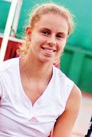 Linette Montgomery's Instagram, Twitter & Facebook