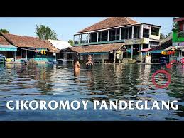 Lokasi pemandian cikoromoy terjarak sekitar 15 kilometer dari pusat kabupaten pandeglang yang bertepatan di desa. Cikoromoy Pandeglang Hari Ini Youtube