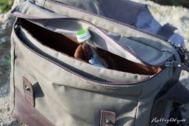 It allows its users to order food from local ubereats has since rebranded itself as uber eats. Harold S Waxcan Nachhaltige Kamerataschen Fur Styler