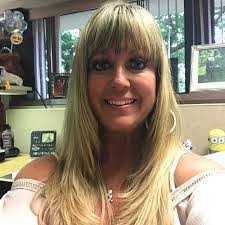 Tammie Hartmann's Instagram, Twitter & Facebook