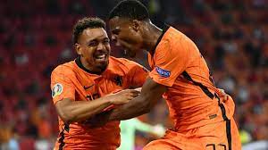 Depay sblocca il risultato su calcio di rigore all'11', conquistato da. Wa9ndf K2haydm