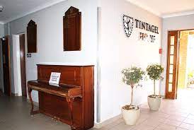 The common parts of the house are maintained, and some services, such as laundry and cleaning, may be supplied. Boarding School Cornwall Hill College