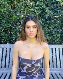 Amelia hamlin responds to accusations of blackfishing in instagram photos. Scott Disick S Girlfriend Amelia Hamlin 19 Poses In A Sheer Dress After He Snubbed Her In Thanksgiving Post