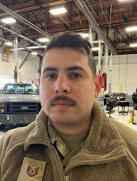 De Ponce, PR- en Washington DC con 21 años en el Army. Tengo el mejor  trabajo que el Army ofrece, PBO y si extraño mi islita pero voy todo los  años a