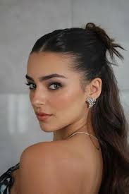 Adri Torrón llega con “dvd”, una sexi apuesta al pop latino