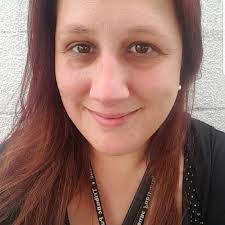 Stephanie Pfeil's Instagram, Twitter & Facebook