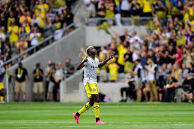 Currently, columbus crew rank 5th, while new england revolution hold 1st position. Bonivefmgc9wtm
