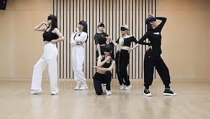 Gfriend (여자친구) 'mago' official m/vcredits: Gfriend Impresses Fans With Their Eye Mask Dance Practice For Mago Kpophit Kpophit Kpop Hit