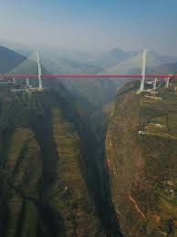 Nous avons listé certains des ponts les plus effrayants du monde. Record Le Pont Beipanjiang Le Plus Haut Du Monde A Ouvert En Chine Pont Pont A Haubans Pont Suspendu