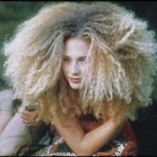 Alternatively, you can have 60% humidity in 70°f/21°c weather and your curly hair could be full of frizz! Curly Hair Problems On Twitter Rain Humidity Humidity Frizz Therefore Rain Frizz Stupidtuesdays