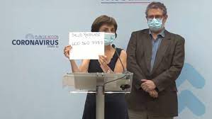 La subsecretaria paula daza indicó que la aplicación de los pcr de variantes comenzarán a utilizarse la próxima semana en las regiones que tienen alto flujo de personas como en arica, tarapacá, magallanes, valparaíso, la araucanía, los lagos y aysén. Esto Es Broma Redes Sociales Estallan En Memes Con El Improvisado Cartel Escrito A Mano De Paula Daza