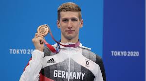 Germany's florian wellbrock grabbed the lead from paltrinieri on the final flip, with finke lurking back in fourth. M Dedctaesyejm