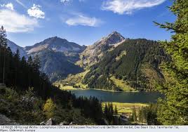 Es gibt aber auch zahlreiche alternative möglichkeiten für den wandern tannheimer tal kauf. Blick Auf Vilsalpsee Rauhhorn Und Geisshorn Im Herbst Drei Seen Tour Tannheimer Tal Alpen Osterreich Europa Schone Landschaften Alpen Flora Und Fauna