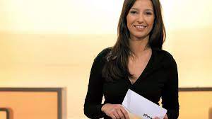 In diesen politisch spannenden zeiten wird. Tagesthemen Moderatorin Pinar Atalay Die Charmante Nussknackerin Welt