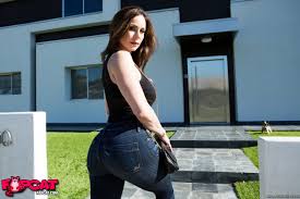 Hot MILF Kendra Lust Gets Ass Fucked By Her New Personal Trainer - FAPCAT