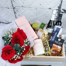 How to send flowers to australia ? Rosita Flowers Flowers Gifts The Luxury Hamper