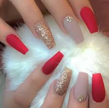 They pair perfectly with a glass of bubbly. New Years Nails Design Ideas