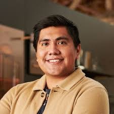 Dora Lin's Instagram, Twitter & Facebook