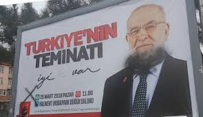 Saadet partisi lideri temel karamollaoğlu daha önce i̇ngiliz bağlantılı olduğu iddialarına katıldığı bir televizyon programında yanıt vermişti. Temel Karamollaoglu Afislerine Saldiri Turkiye Deki Siyasetin Yansimasi Bu