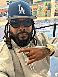 Who is more likely to be negatively affected by being raised by a single  mother, a son or a daughter?