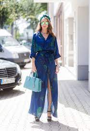 40 Effortlessly Chic Outfit Ideas For Warm Winter Getaways Effortlessly Chic Outfits Kimono Maxi Dress Maxi Dress