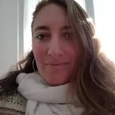 baby-sitter à l'écoute, loyale, et créative