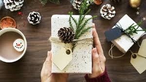 How to make paper boxes out of christmas cards. How To Make Christmas Card Labels Noobie